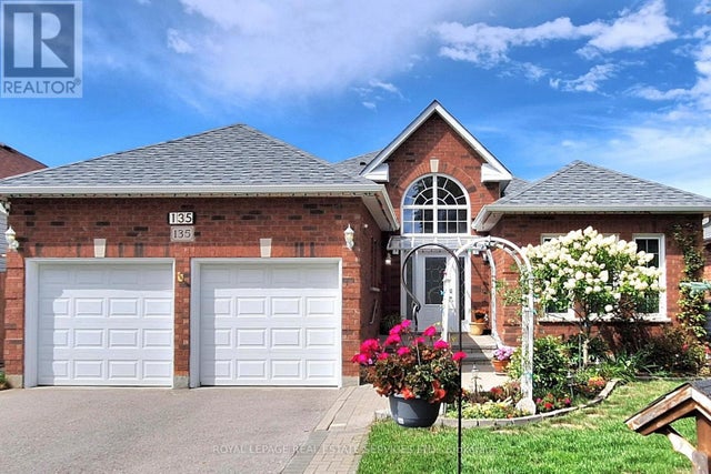 135 Mainprize Crescent, East Gwillimbury (mt Albert)