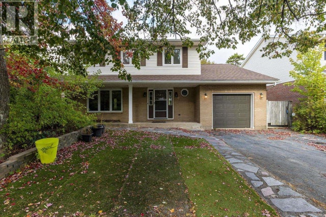 6 Amberwood Court, Halifax