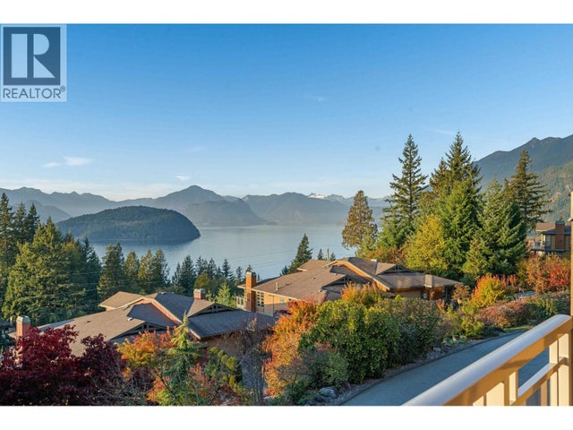 8534 Seascape Court, West Vancouver