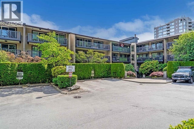 208 9847 Manchester Drive, Burnaby