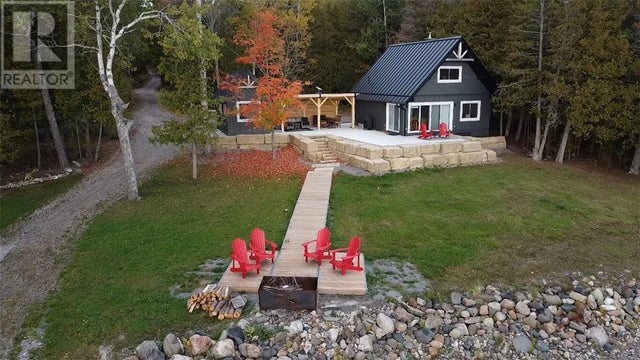 102 Eastview Lane, Manitowaning