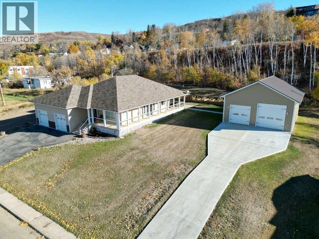 11111 99 Street, Peace River