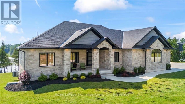 150 Louise Creek Crescent, West Grey