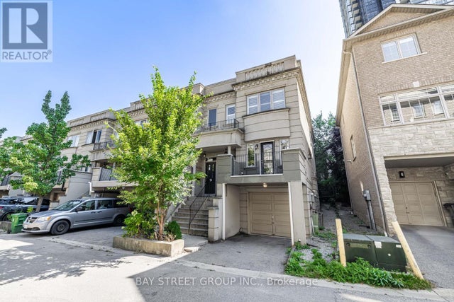 35 William Poole Way, Toronto (willowdale East)