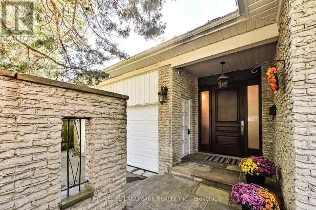 10 Loganberry Crescent, Toronto (hillcrest Village)