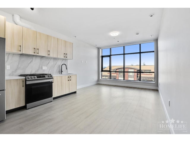 213 14858 60 Avenue, Surrey