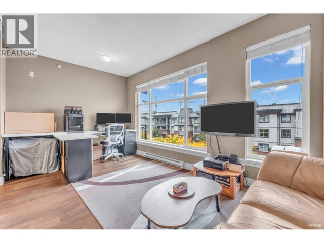 404 2343 Atkins Avenue, Port Coquitlam