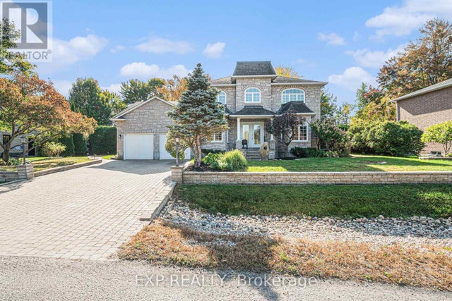 150 Topaze Avenue, Ottawa