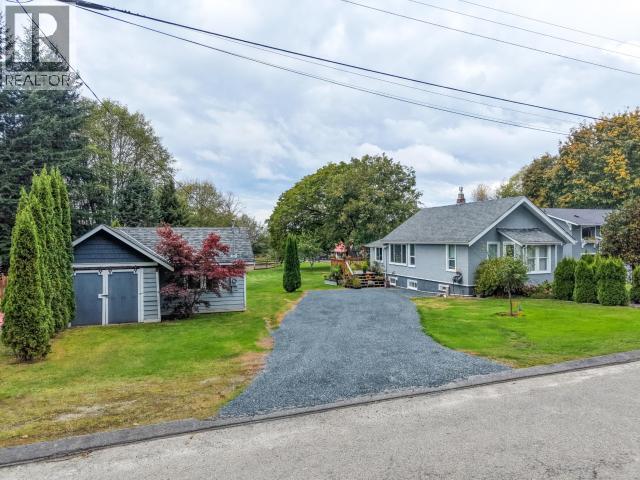 6577 King Ave, Powell River
