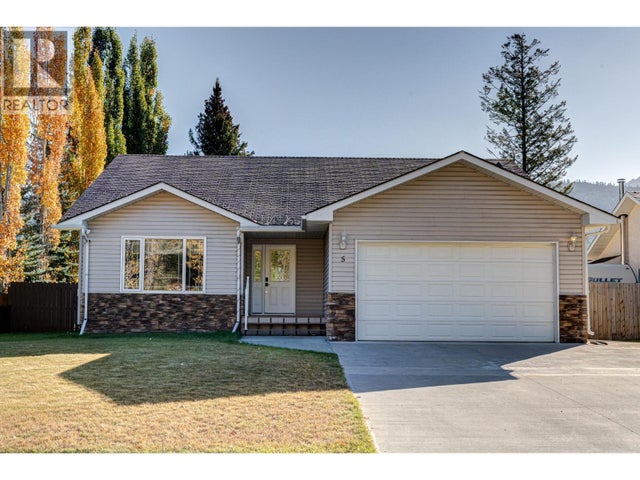 5 Caledonia Place, Elkford