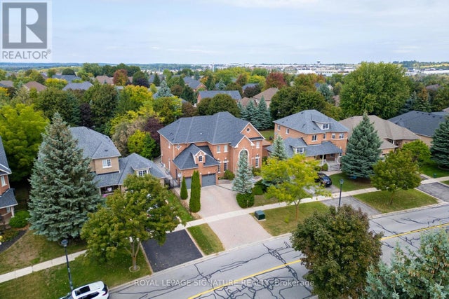 1067 Ivsbridge Boulevard, Newmarket (stonehaven-Wyndham)