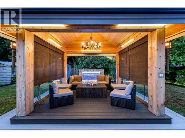 2420 Edgemont Boulevard, North Vancouver