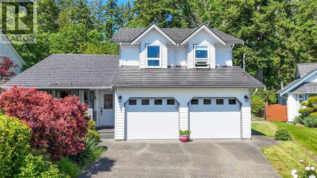 1692 Meadowbrook Dr, Campbell River
