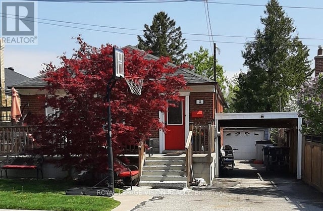 52 Ellendale Drive, Toronto (dorset Park)
