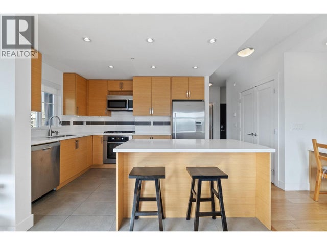 307 4710 Hastings Street, Burnaby