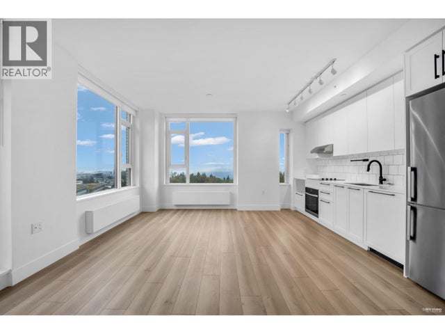 802 8750 University Crescent, Burnaby