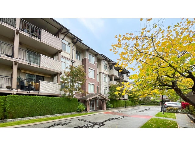 302 10092 148 Street, Surrey