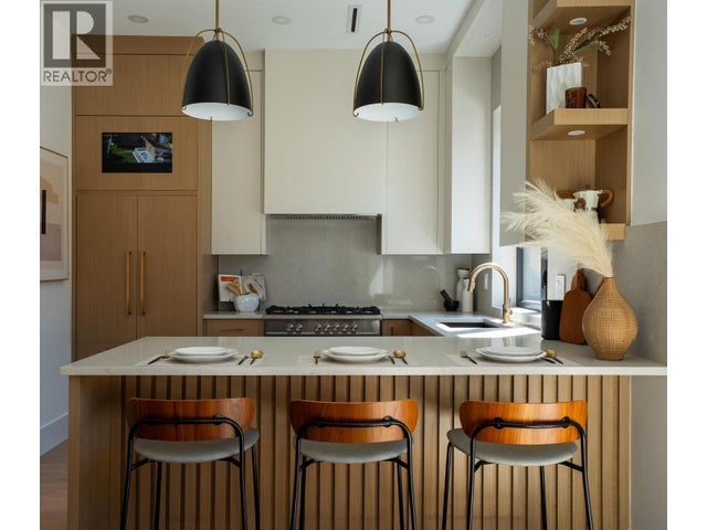 2 356 E 40th Avenue, Vancouver