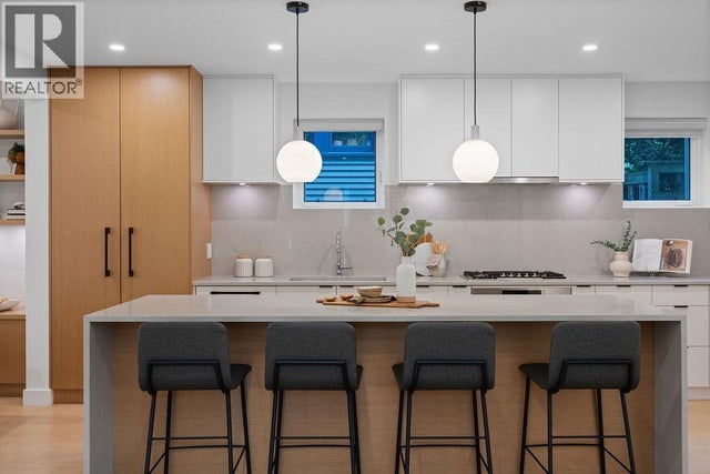 466 E 37th Avenue, Vancouver