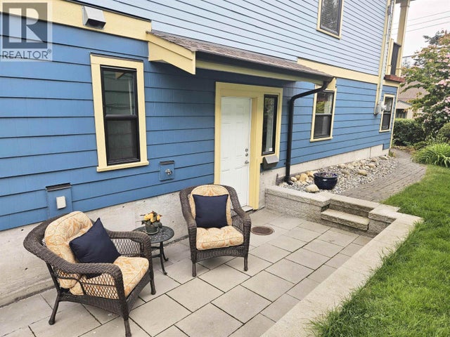 823 Edinburgh Street, New Westminster