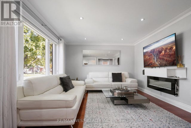 25 Silvercrest Avenue, Toronto (alderwood)