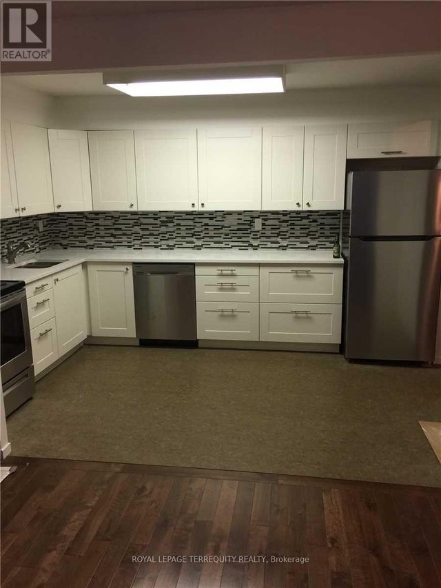 2 - 2879 Lake Shore Boulevard W, Toronto (new Toronto)