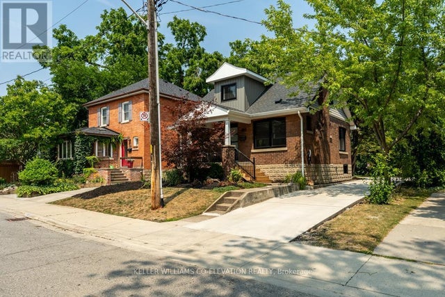 493 Crosby Avenue, Burlington (brant)