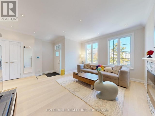 5 Point Pelee Lane, Richmond Hill (rouge Woods)