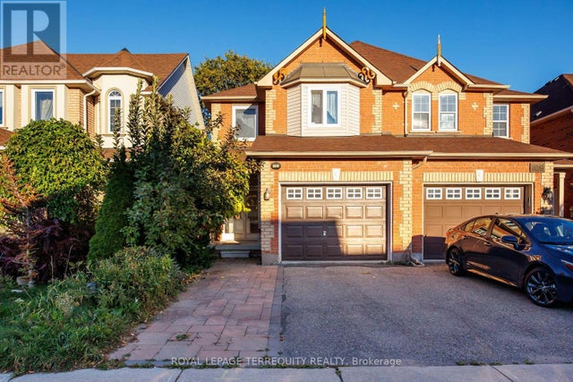 111 English Oak Drive, Richmond Hill (oak Ridges Lake Wilcox)