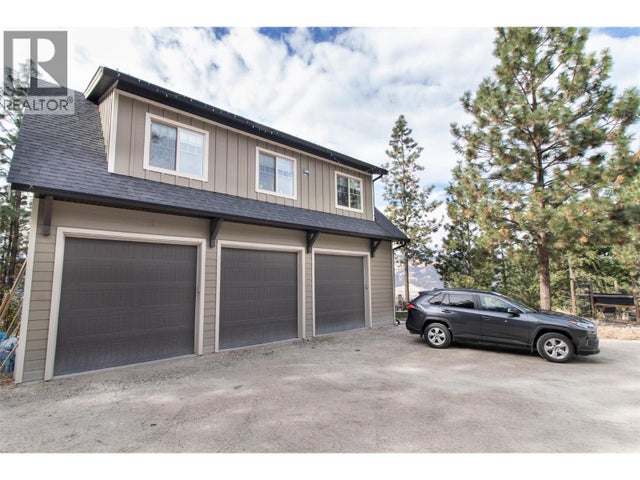 5532 Oyama Lake Road, Lake Country