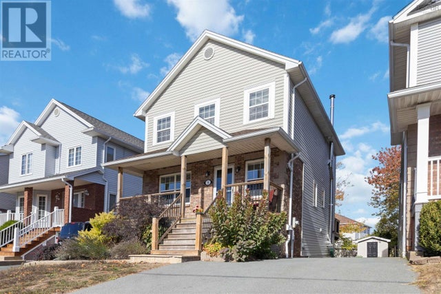 5 Roxham Close, Halifax