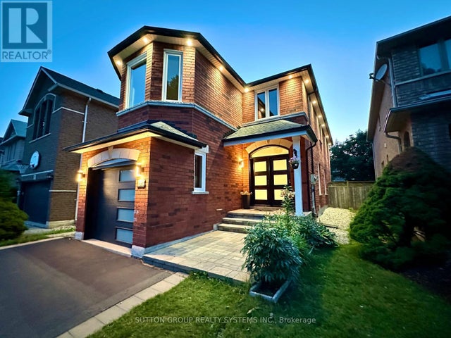 2029 Westmount Drive, Oakville (wm Westmount)