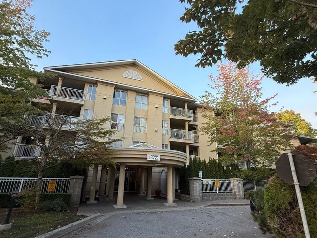 213 13727 74 Avenue, Surrey