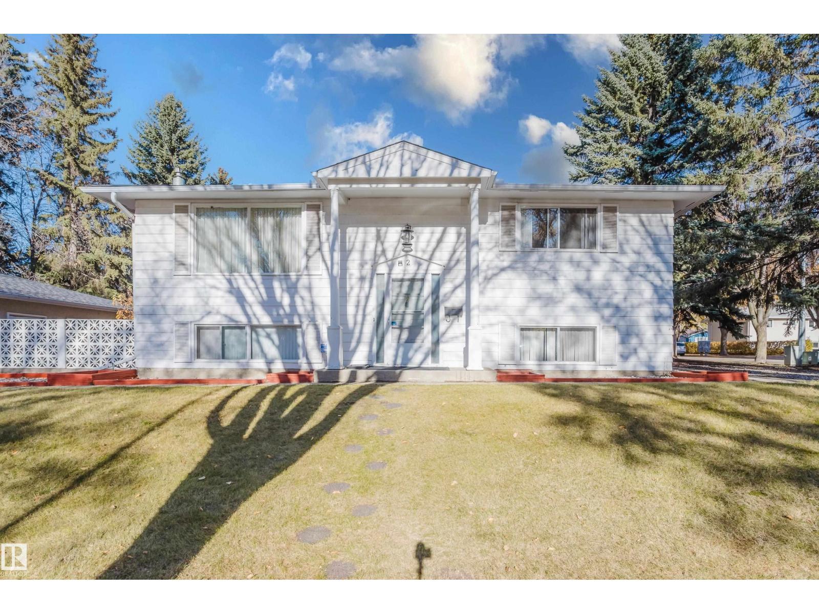 2 Fleetwood Cr, St. Albert