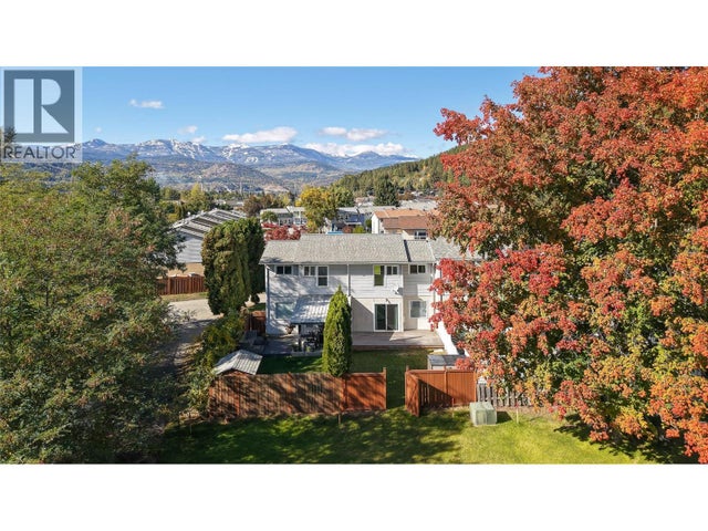 3366 Laurel Crescent, Trail