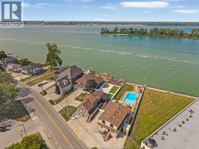 8830 Riverside Drive East, Windsor