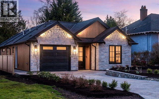 2189 Beaverbrooke St, Oak Bay