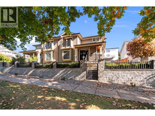 627 Thirteenth Street, New Westminster