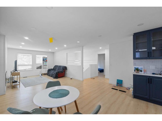 2418 Wayburne Crescent, Langley