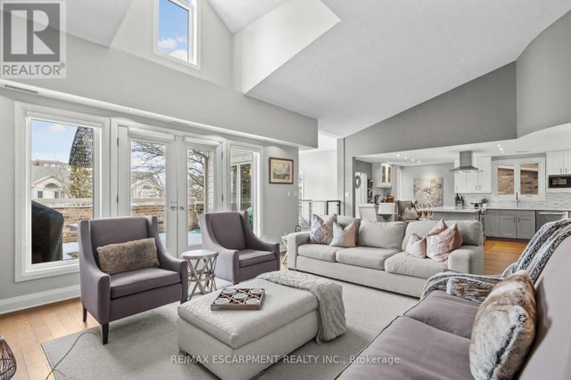 3 - 3230 New Street, Burlington (roseland)