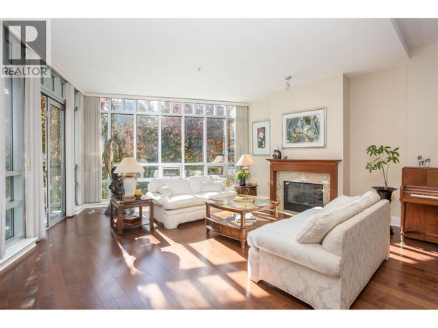 301 605 Clyde Avenue, West Vancouver