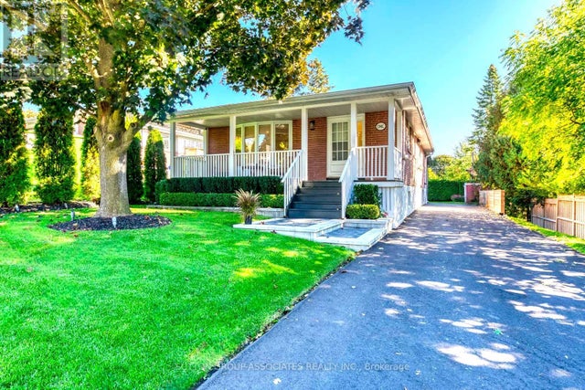 1 Laurentide Avenue, Aurora (aurora Heights)