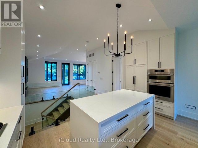 201 Troy Street, Mississauga (mineola)