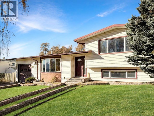 10530 98th Avenue, Grande Cache