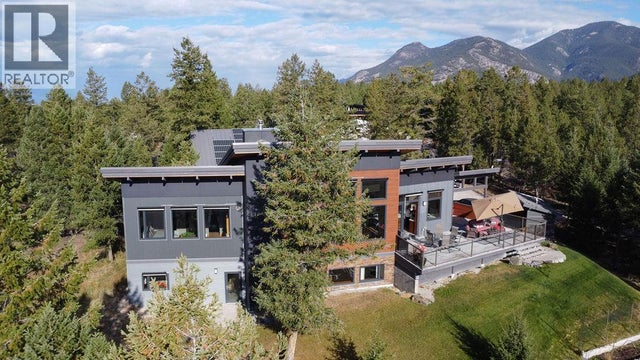 2160 Kootenay 3 Road, Windermere