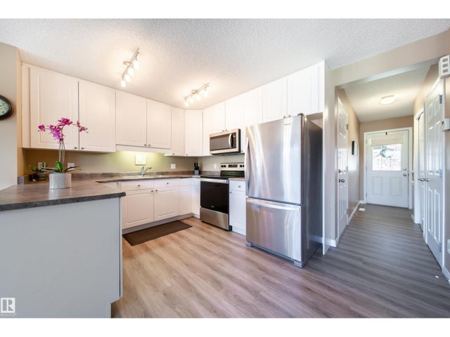 12208 16 Av Sw, Edmonton