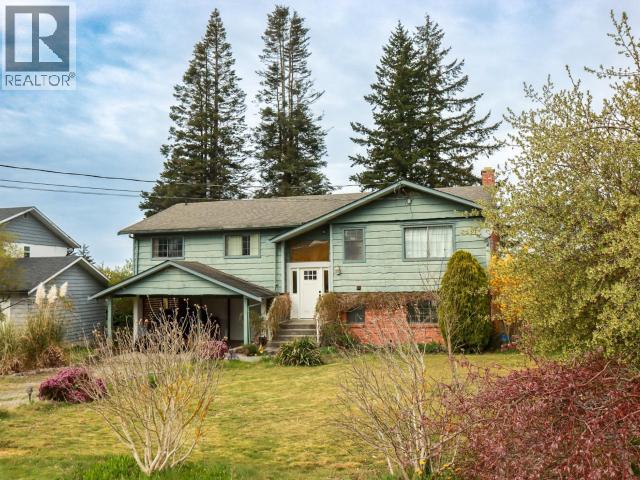 3433 Selkirk Ave, Powell River