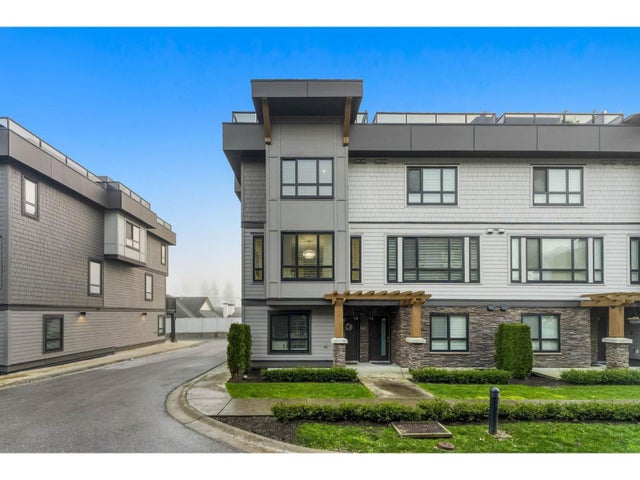 14 19670 55a Avenue, Langley