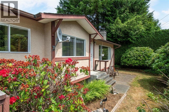 880 Pinecrest Rd, Campbell River