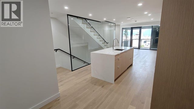 901 239 Keefer Street, Vancouver